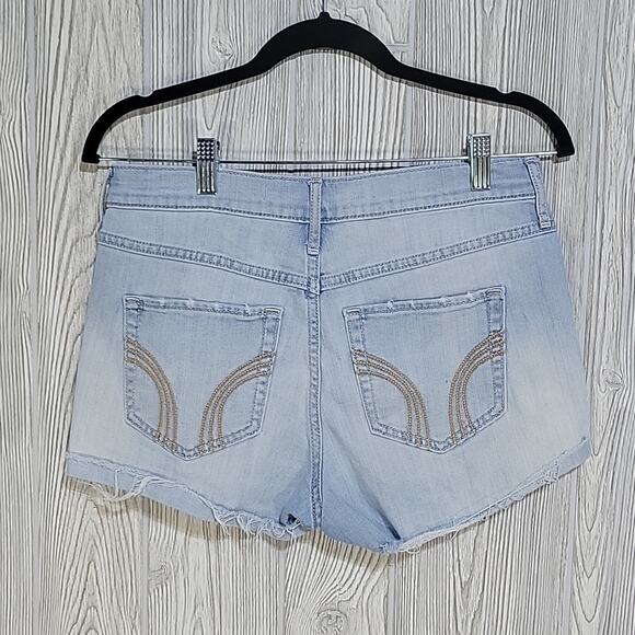 Hollister Short-Short, High Rise Denim Lightwash Jean Shorts, Size 9 - Picture 2 of 8
